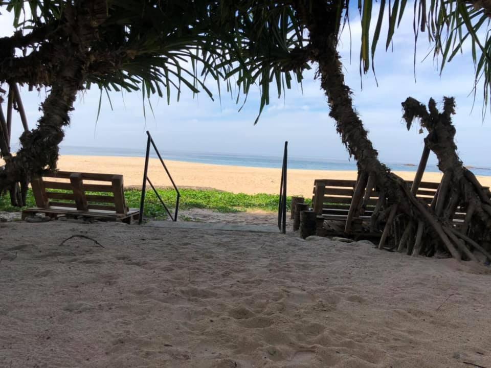 Sea Crest Beach Villa Ambalangoda  Dış mekan fotoğraf